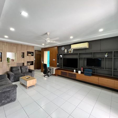 Villa D Niice Garden View With Private Pool Bukit Indah, Johor Bahru Exterior foto